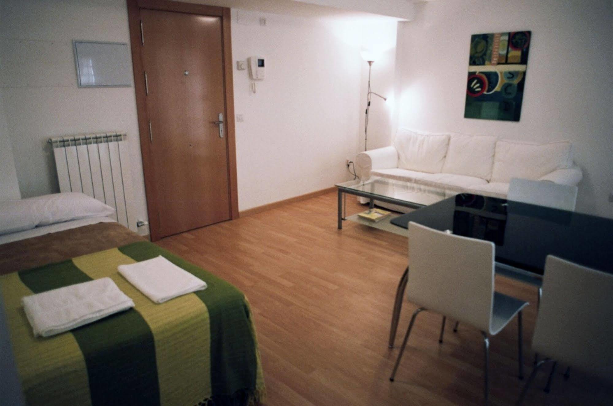 Apartamentos Auhabitat Zaragoza, Edificio De Apartamentos Turisticos Dış mekan fotoğraf
